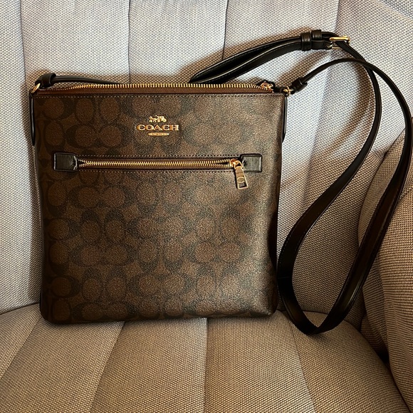 Coach Crossbody - Picture 1 of 5